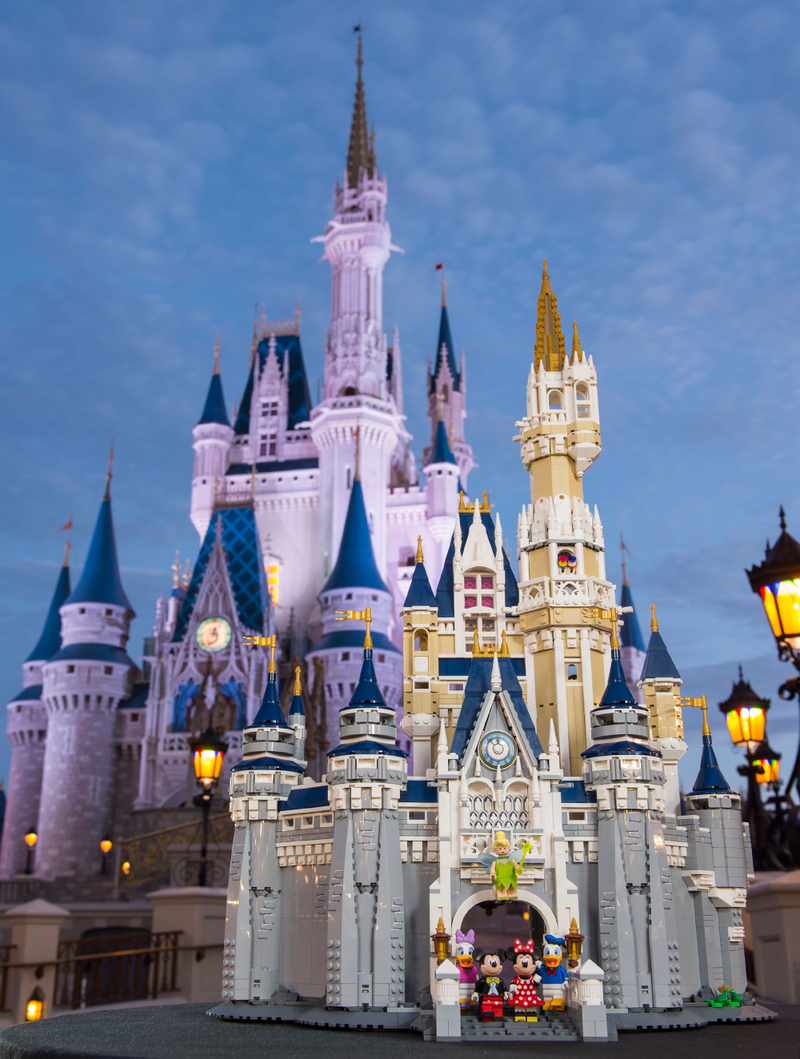 Illustration for article titled Lego's 4,000-Piece Disney Castle Is Cheaper Than Taking Your Kids to Walt Disney World